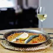 Marco Zouvek Photography_Paella de pescado_sardina y cítricos_Restaurante Arrosseria Xàtiva_Grup Xàtiva_Barcelona